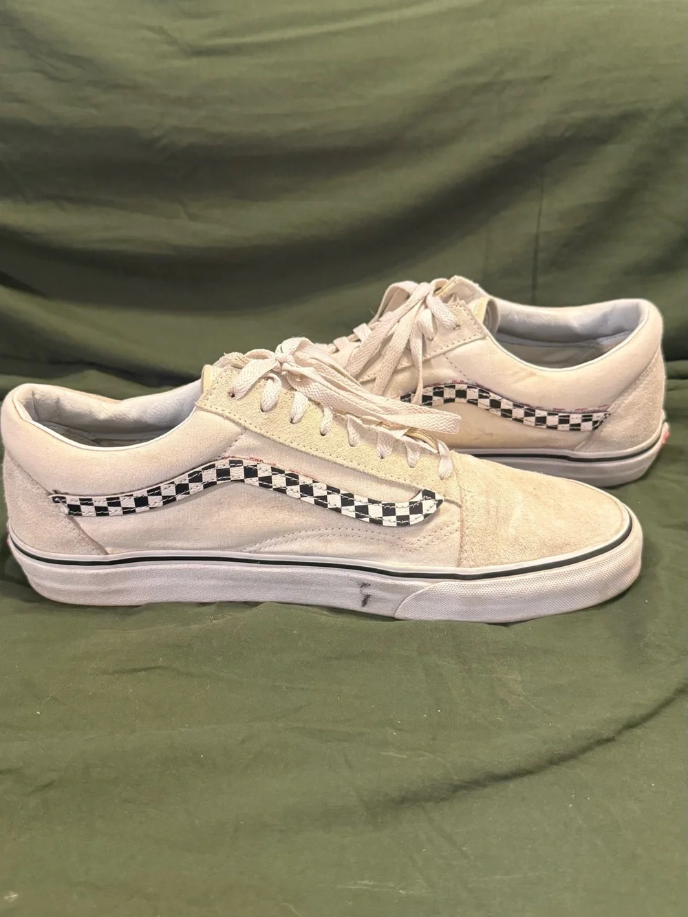 Vans Low-Top Sneakers with Red Checker Stripe on Cream Upper